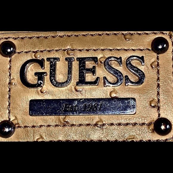 Guess purse - Picture 1 of 5